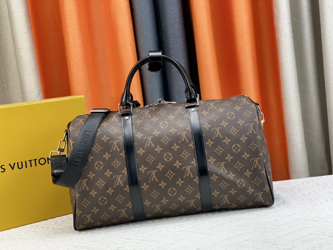 Louis Vuitton Travel Bags Trendsetting 1407