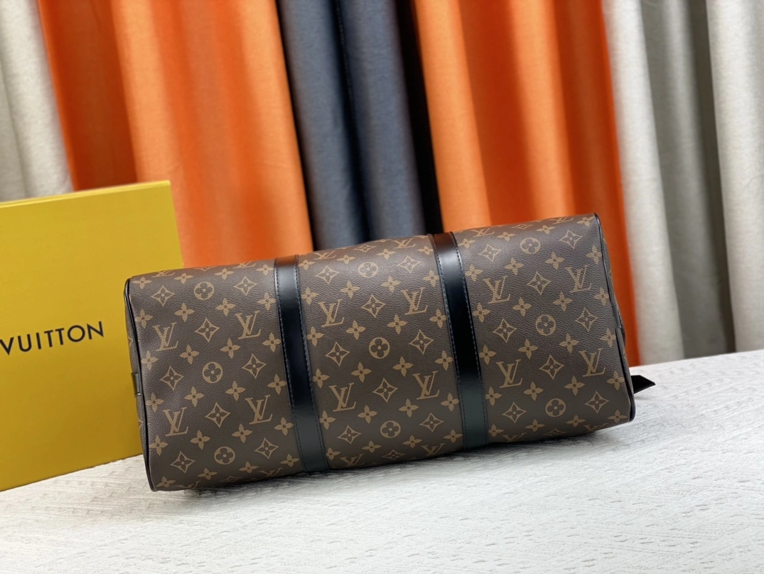 Louis Vuitton Travel Bags Trendsetting 1407