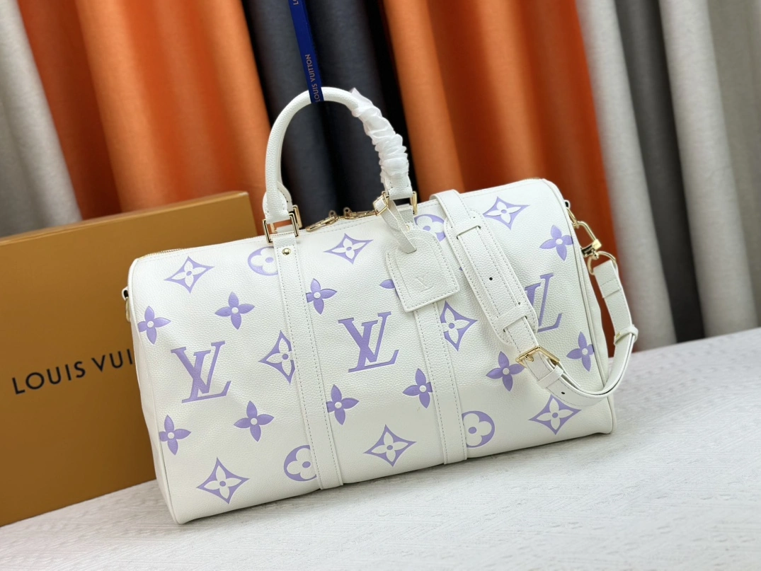 Louis Vuitton Travel Bags Trendsetting 9162