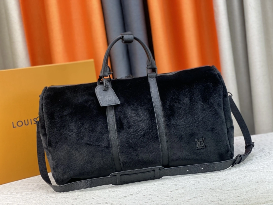 Louis Vuitton Travel Bags Versatile 3206