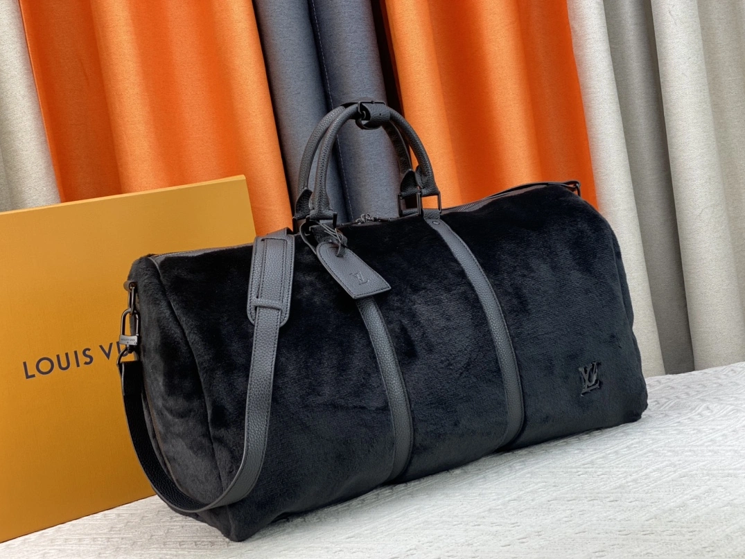 Louis Vuitton Travel Bags Versatile 3206
