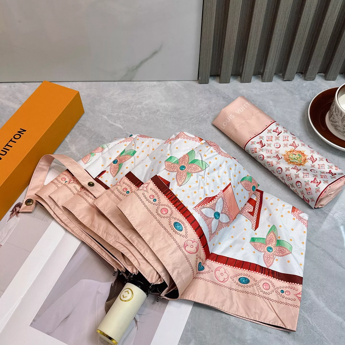 Louis Vuitton Umbrellas Bright 7443