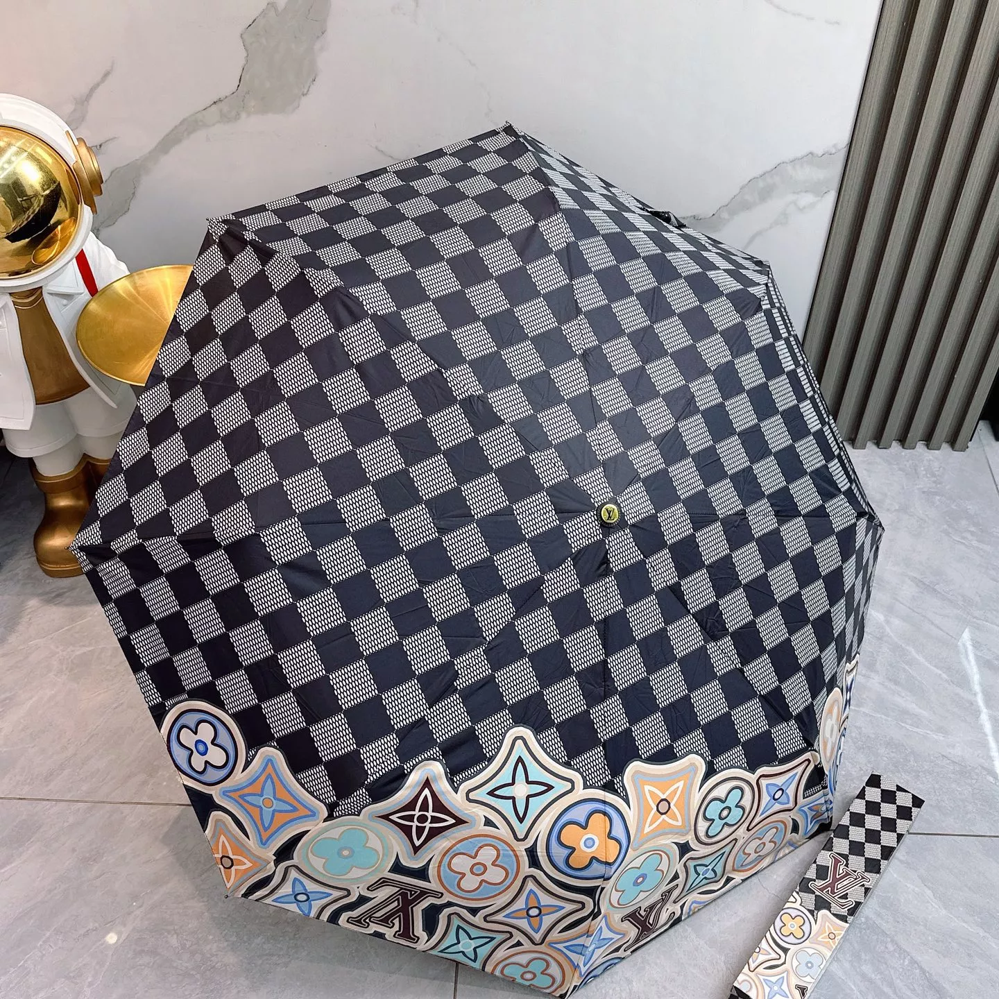 Louis Vuitton Umbrellas EyeCatching 1870