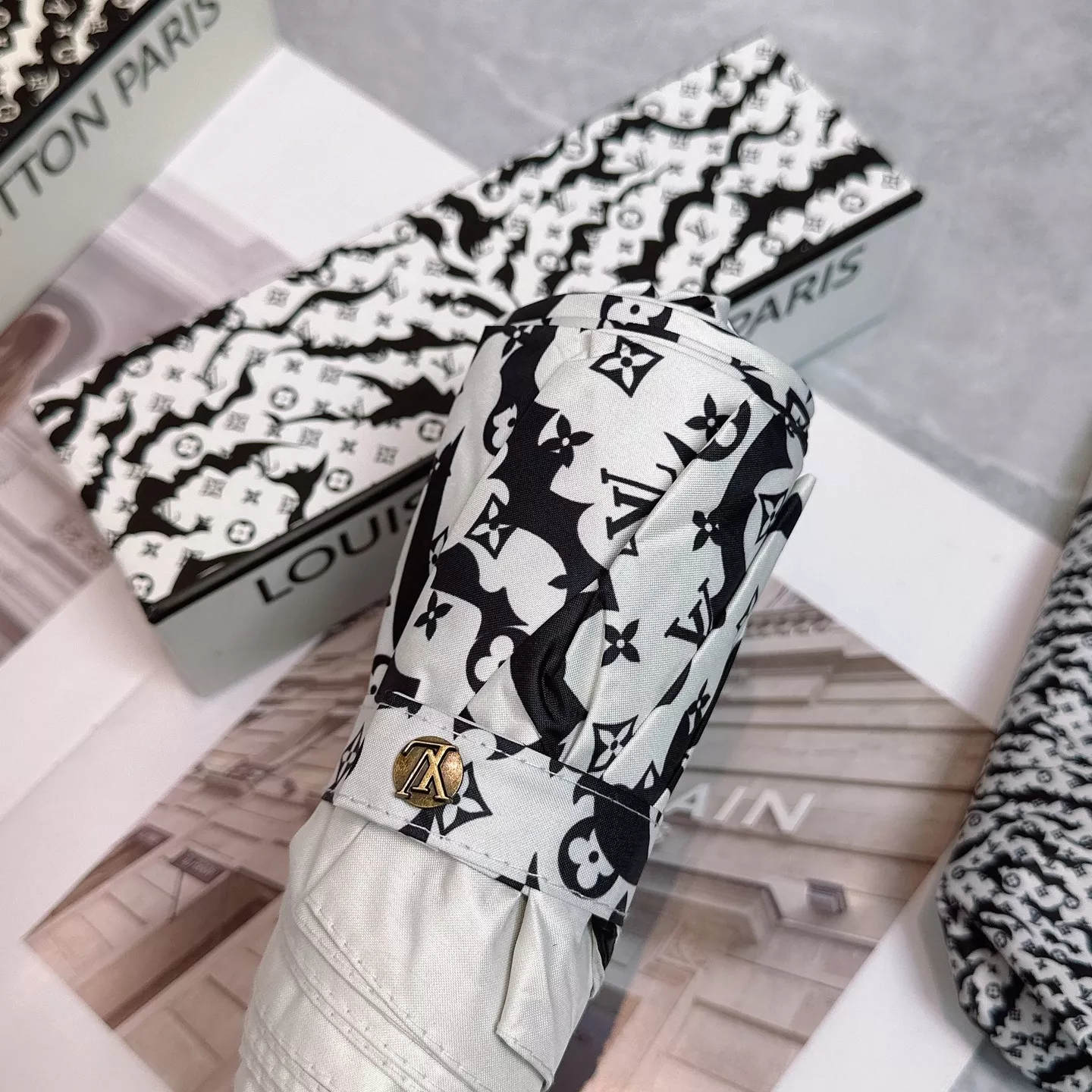 Louis Vuitton Umbrellas SmartChoice 2436