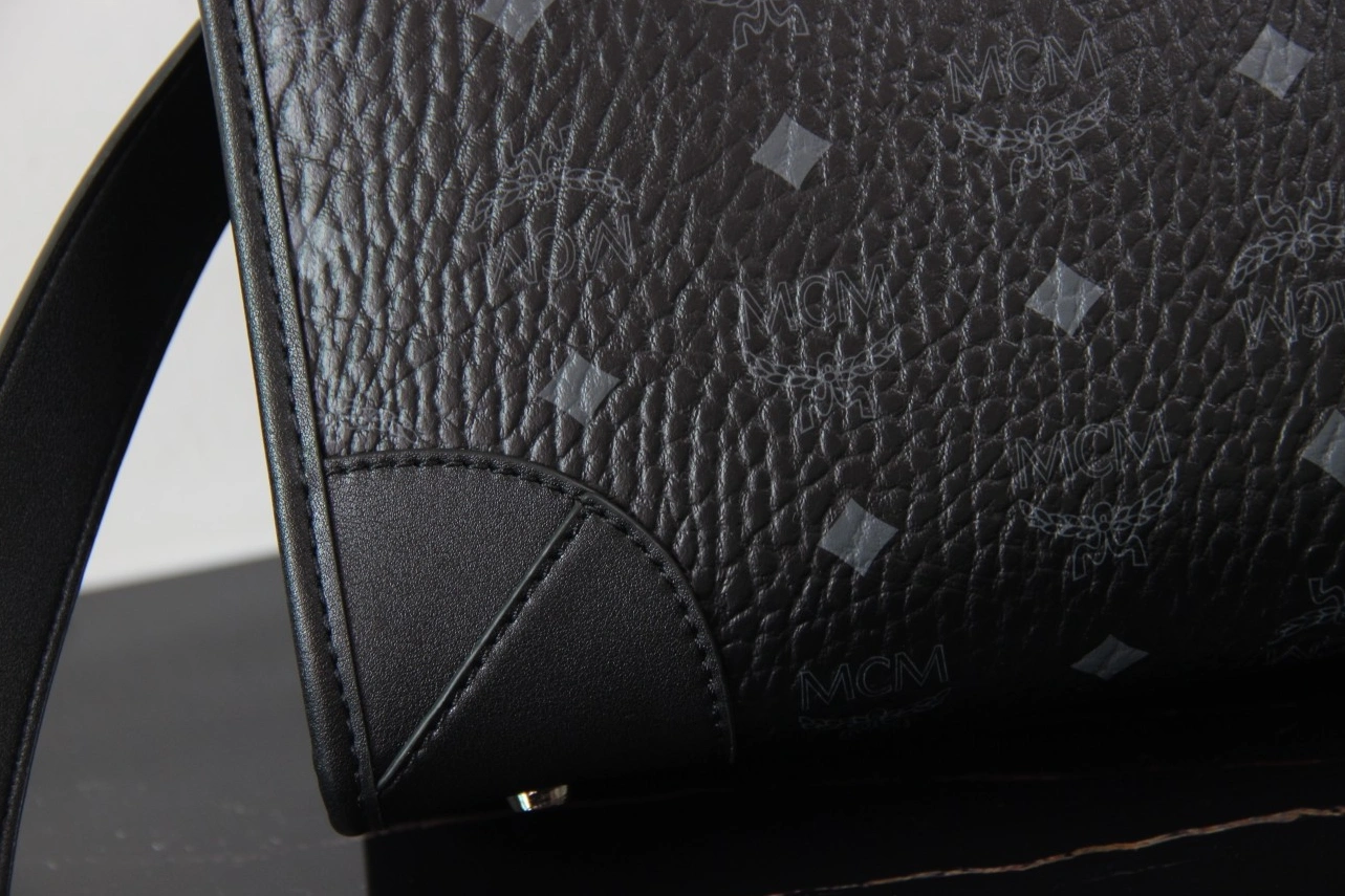 MCM AAA Quality HandBags For Women Sleek 2655