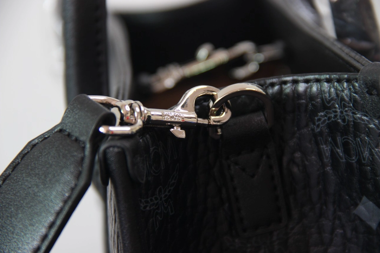 MCM AAA Quality HandBags For Women Sleek 2655