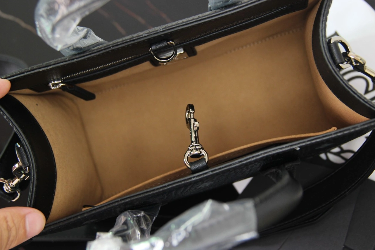 MCM AAA Quality HandBags For Women Sleek 2655