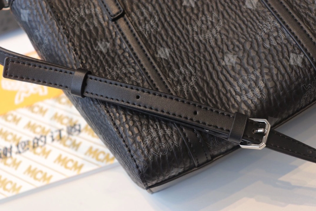 MCM AAA Quality Messenger Bags Elegant 6068