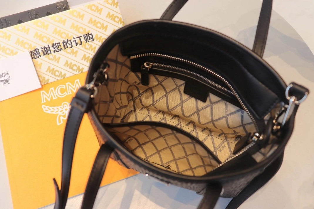 MCM AAA Quality Messenger Bags Elegant 6068
