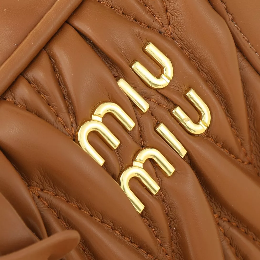 MIU MIU AAA Quality Handbags For Women Breathable 7455