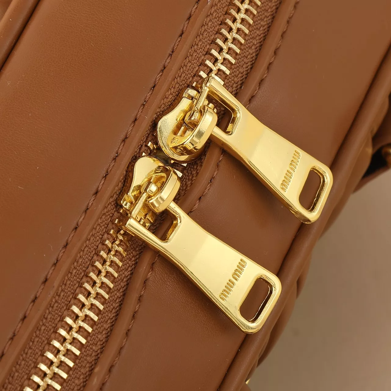 MIU MIU AAA Quality Handbags For Women Breathable 7455