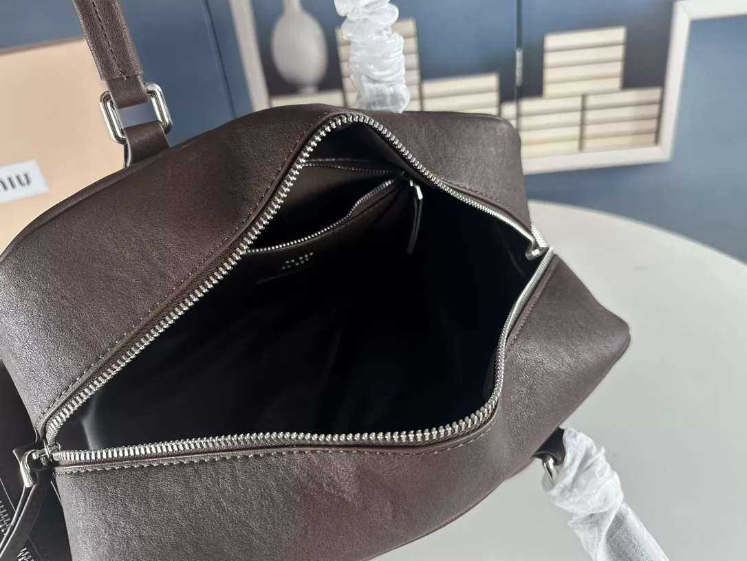 MIU MIU AAA Quality Handbags For Women Comfortable 9445