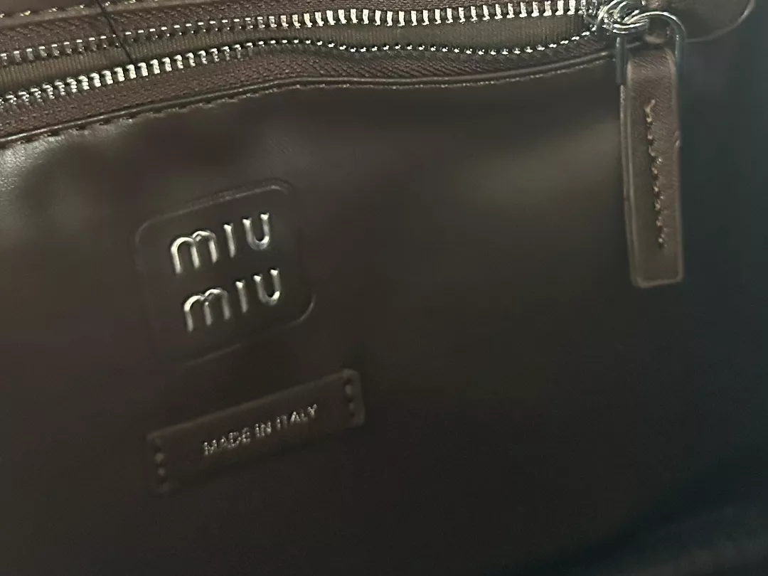 MIU MIU AAA Quality Handbags For Women Comfortable 9445