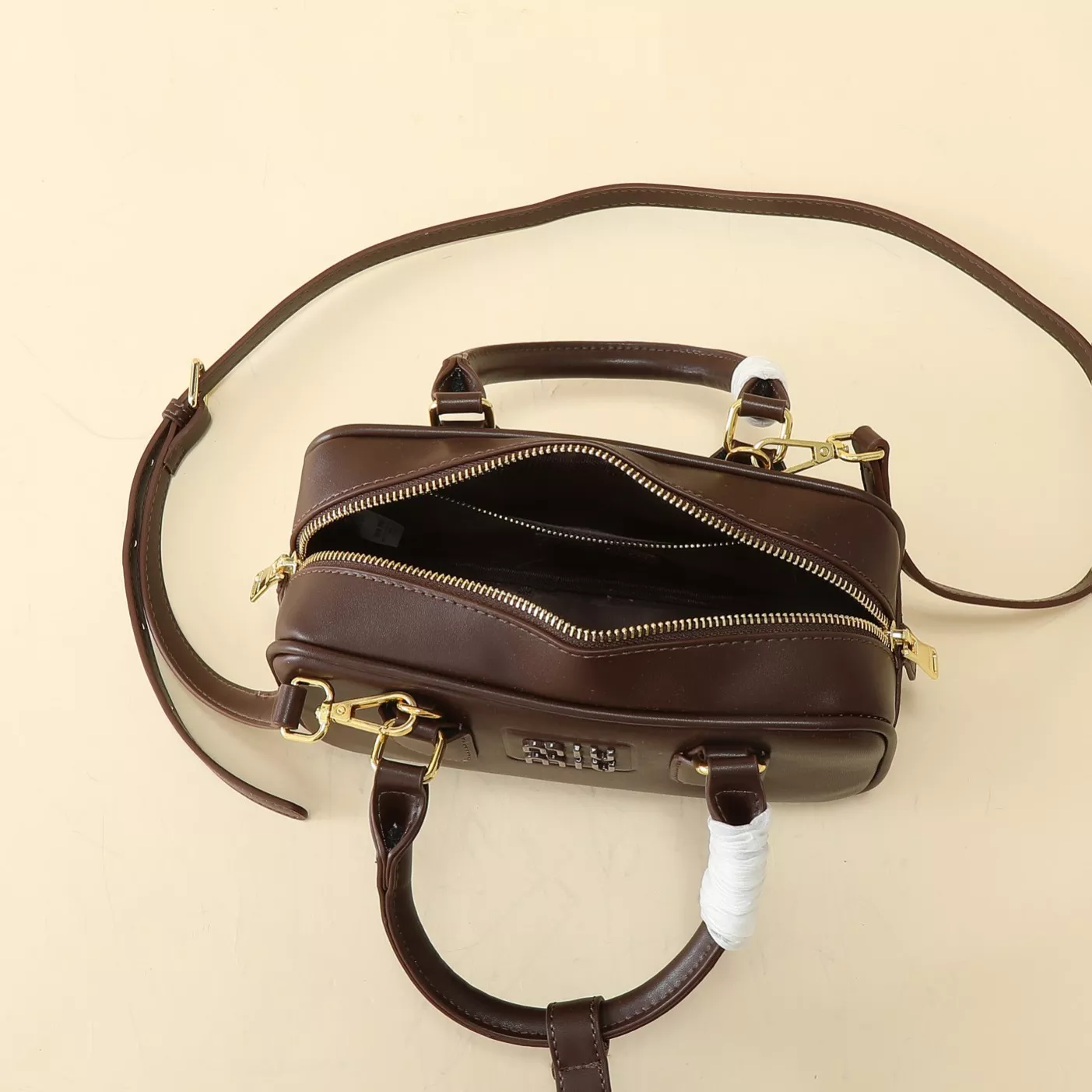 MIU MIU AAA Quality Handbags For Women Compact 677