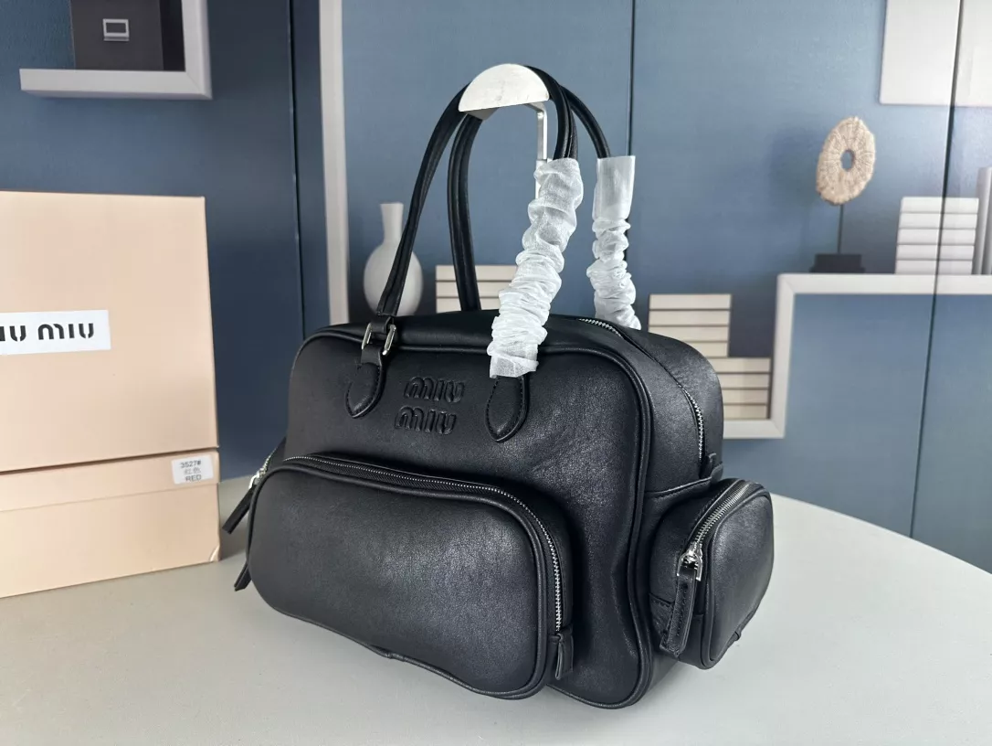 MIU MIU AAA Quality Handbags For Women DailyWear 8154