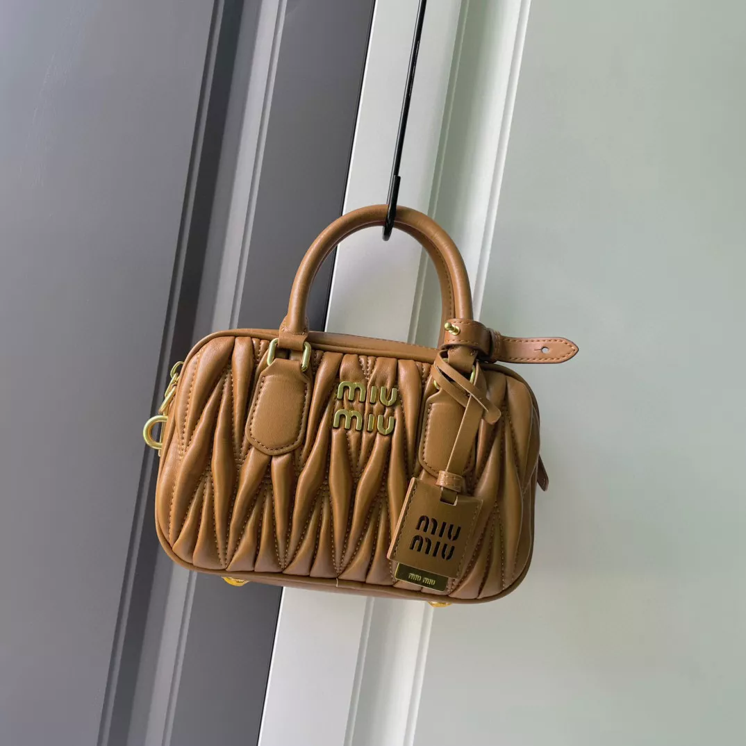 MIU MIU AAA Quality Handbags For Women Elegant 7940