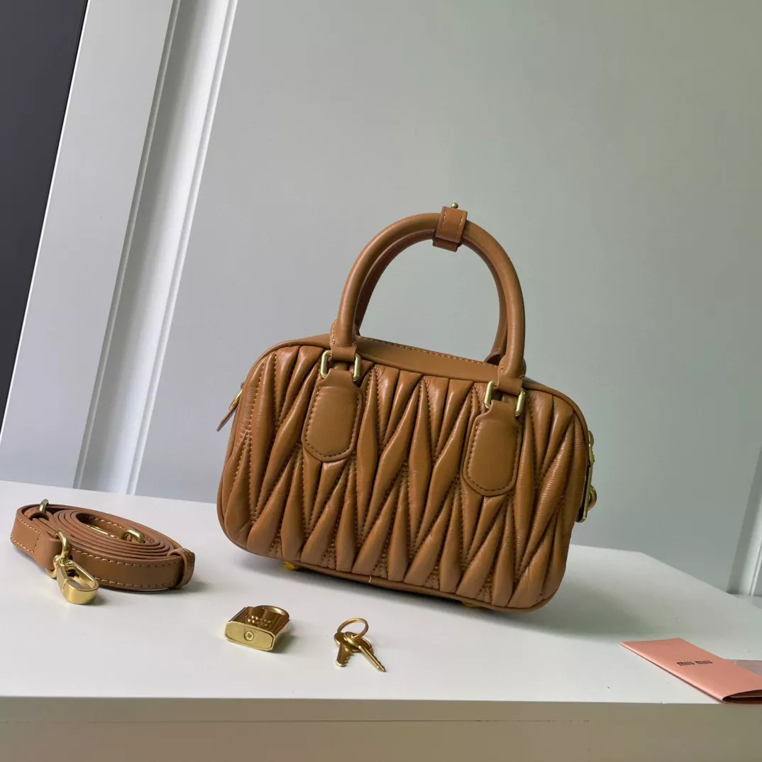 MIU MIU AAA Quality Handbags For Women Elegant 7940