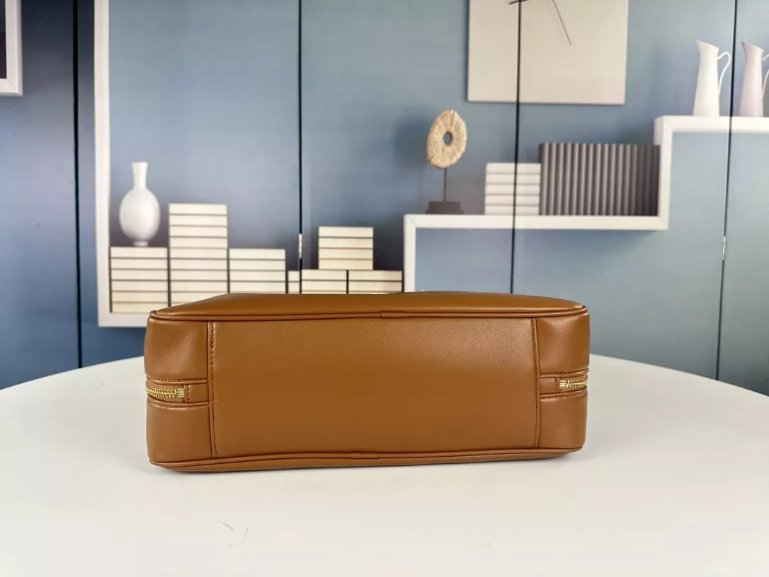 MIU MIU AAA Quality Handbags For Women EyeCatching 2977