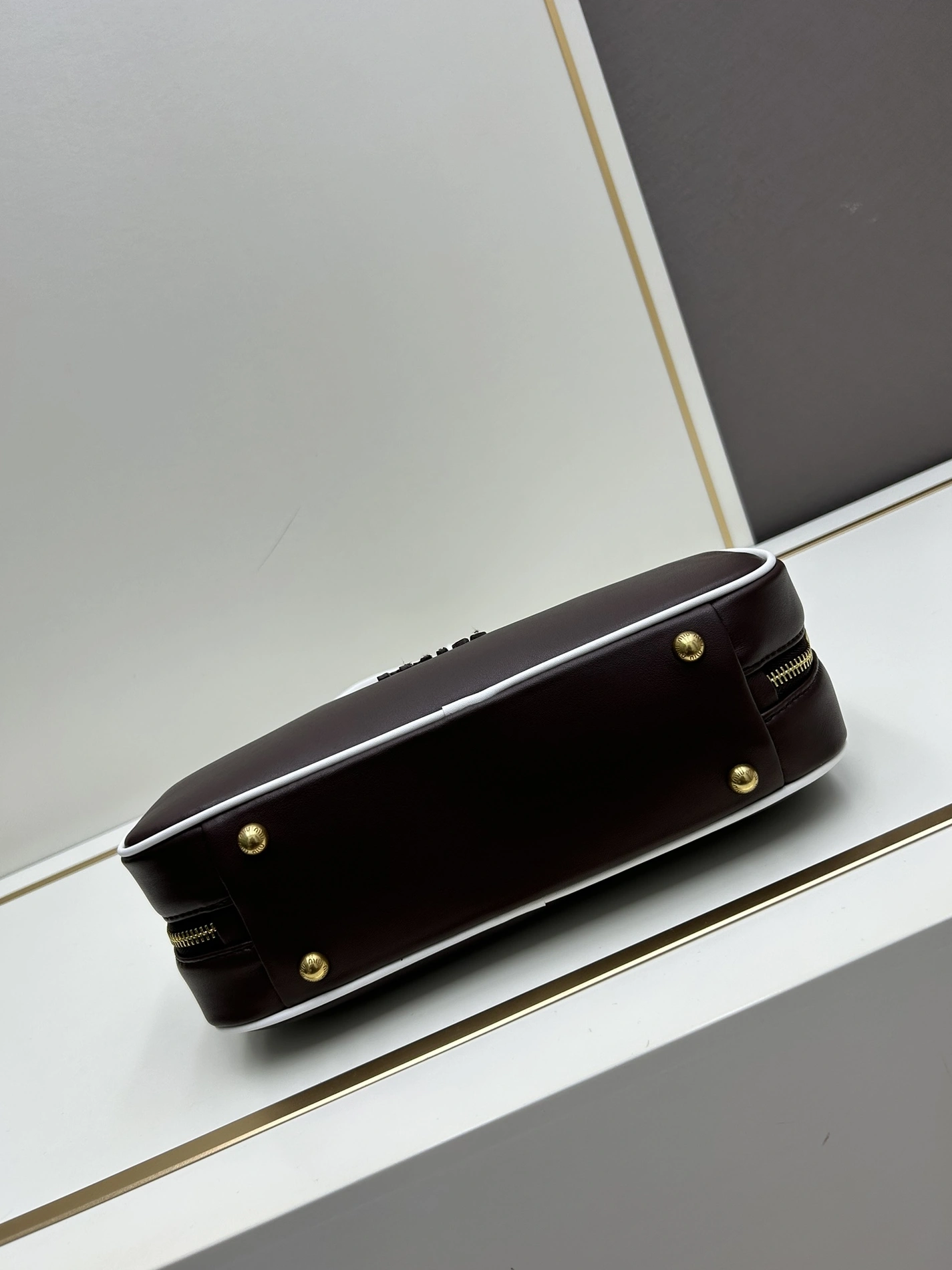 MIU MIU AAA Quality Handbags For Women EyeCatching 8830