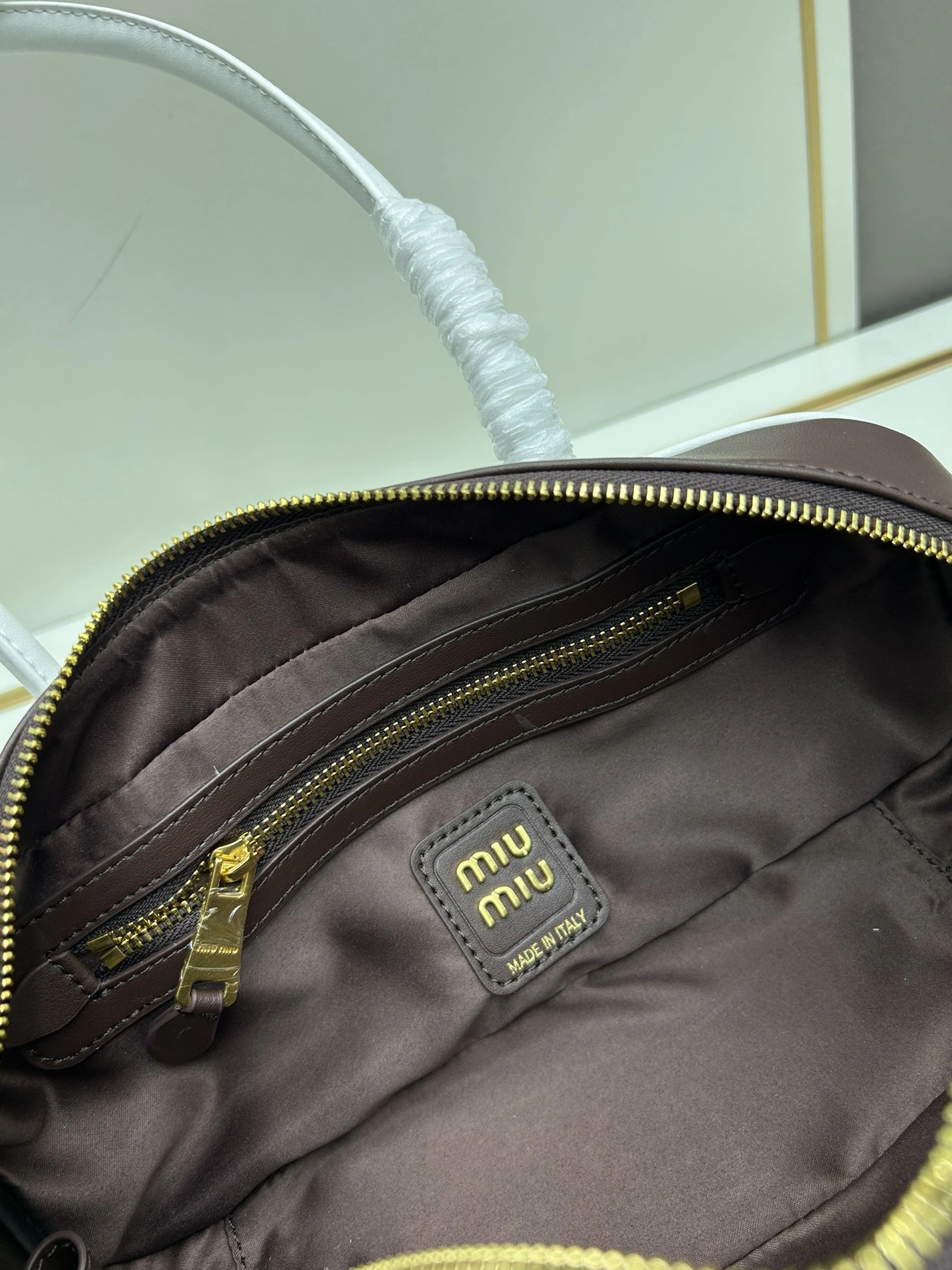 MIU MIU AAA Quality Handbags For Women EyeCatching 8830