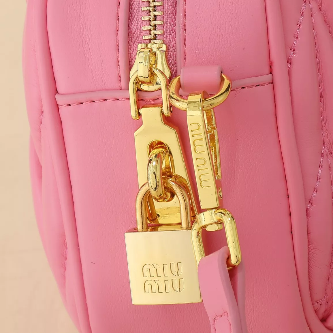 MIU MIU AAA Quality Handbags For Women Fashionable 1286