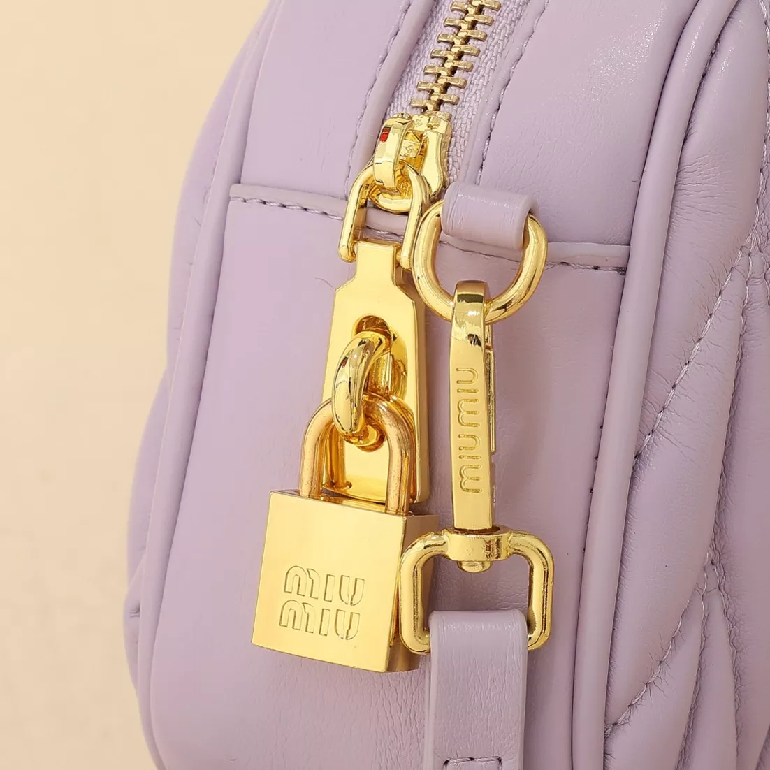MIU MIU AAA Quality Handbags For Women Fashionable 9762