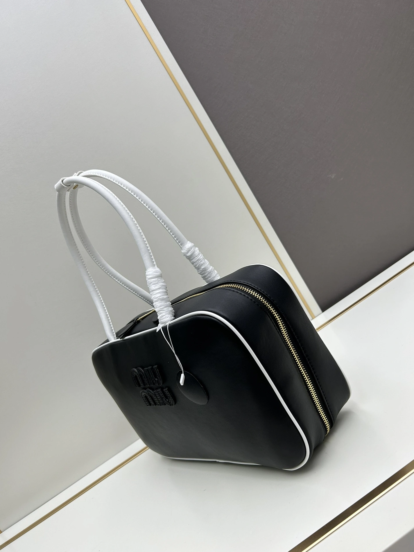 MIU MIU AAA Quality Handbags For Women GoAnywhere 705