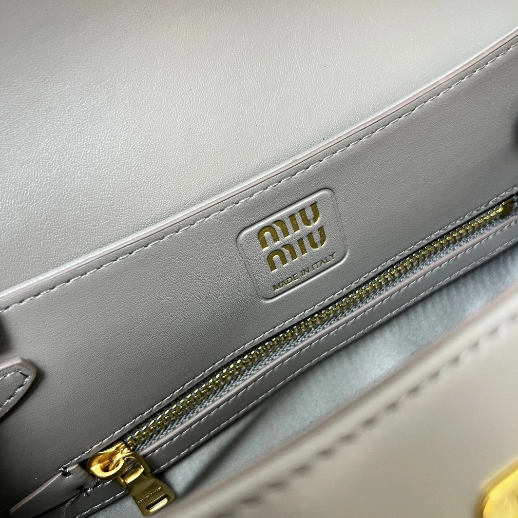 MIU MIU AAA Quality Handbags For Women GoodFit 9591