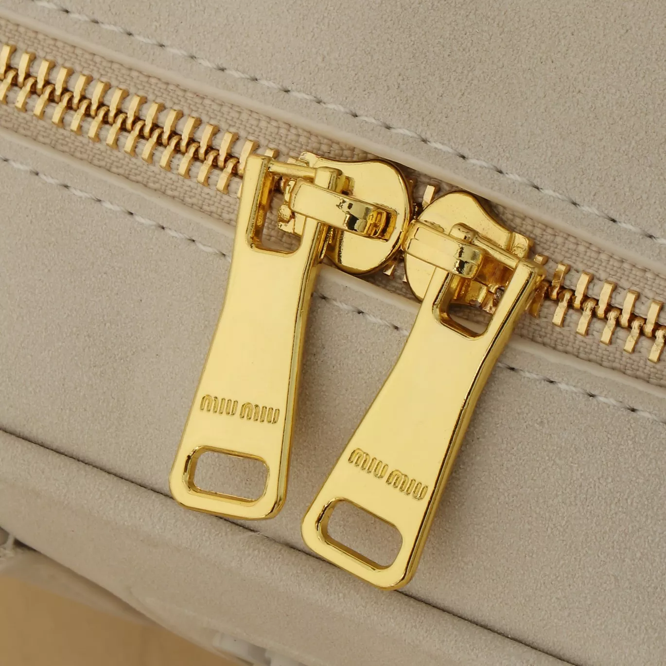 MIU MIU AAA Quality Handbags For Women Modern 8502