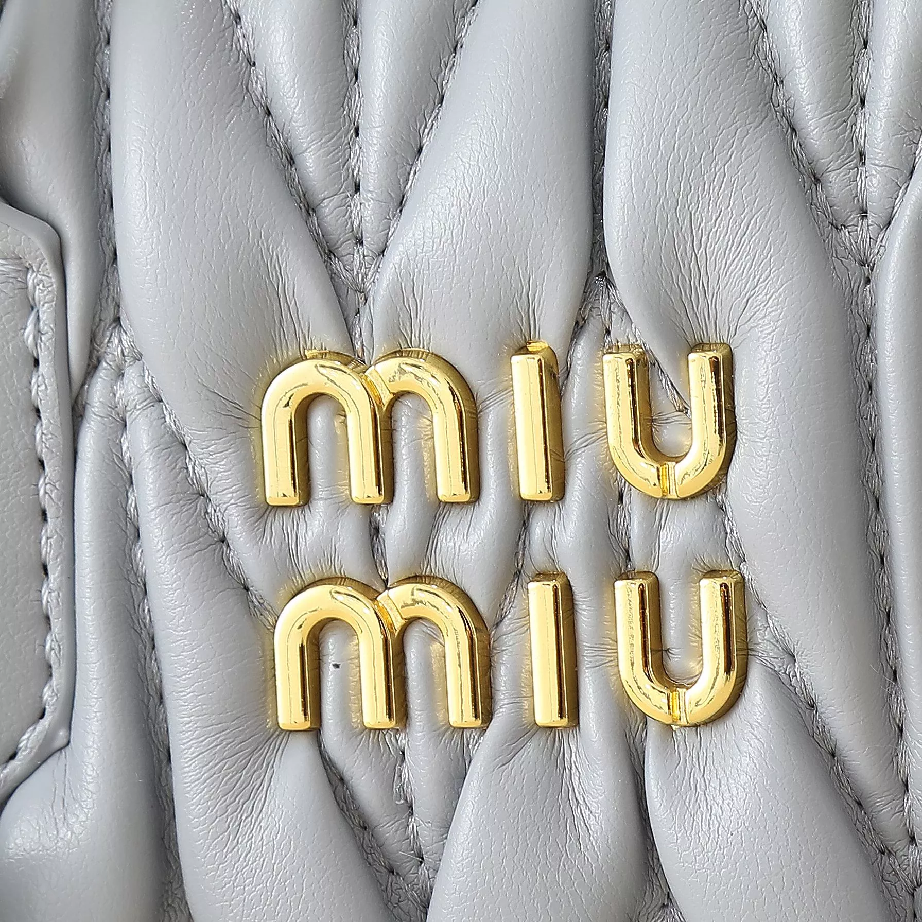 MIU MIU AAA Quality Handbags For Women ModernLook 1533