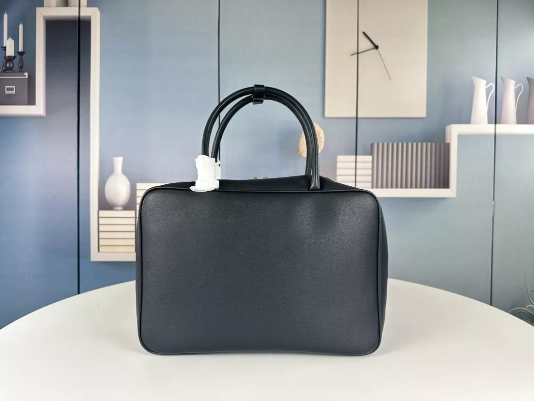 MIU MIU AAA Quality Handbags For Women Reliable 861
