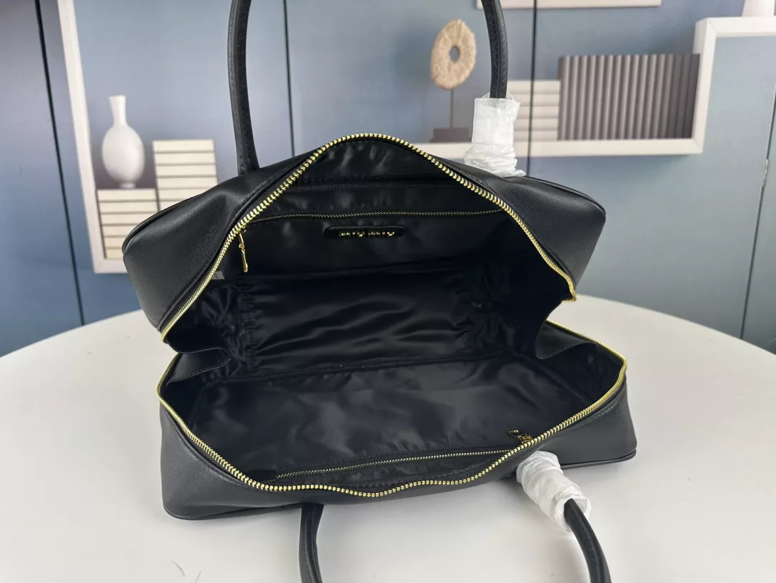 MIU MIU AAA Quality Handbags For Women Reliable 861