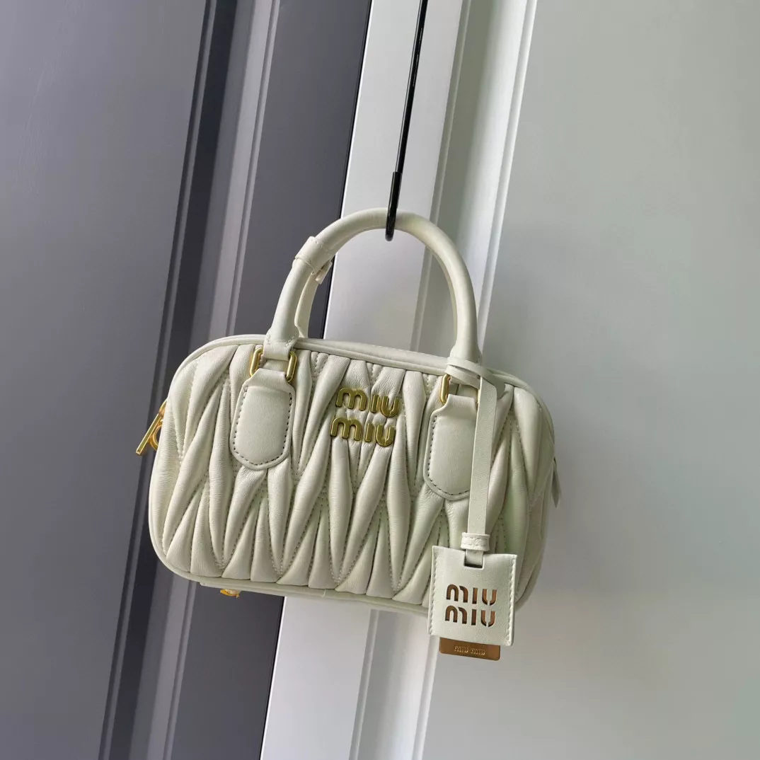 MIU MIU AAA Quality Handbags For Women SmartChoice 8162