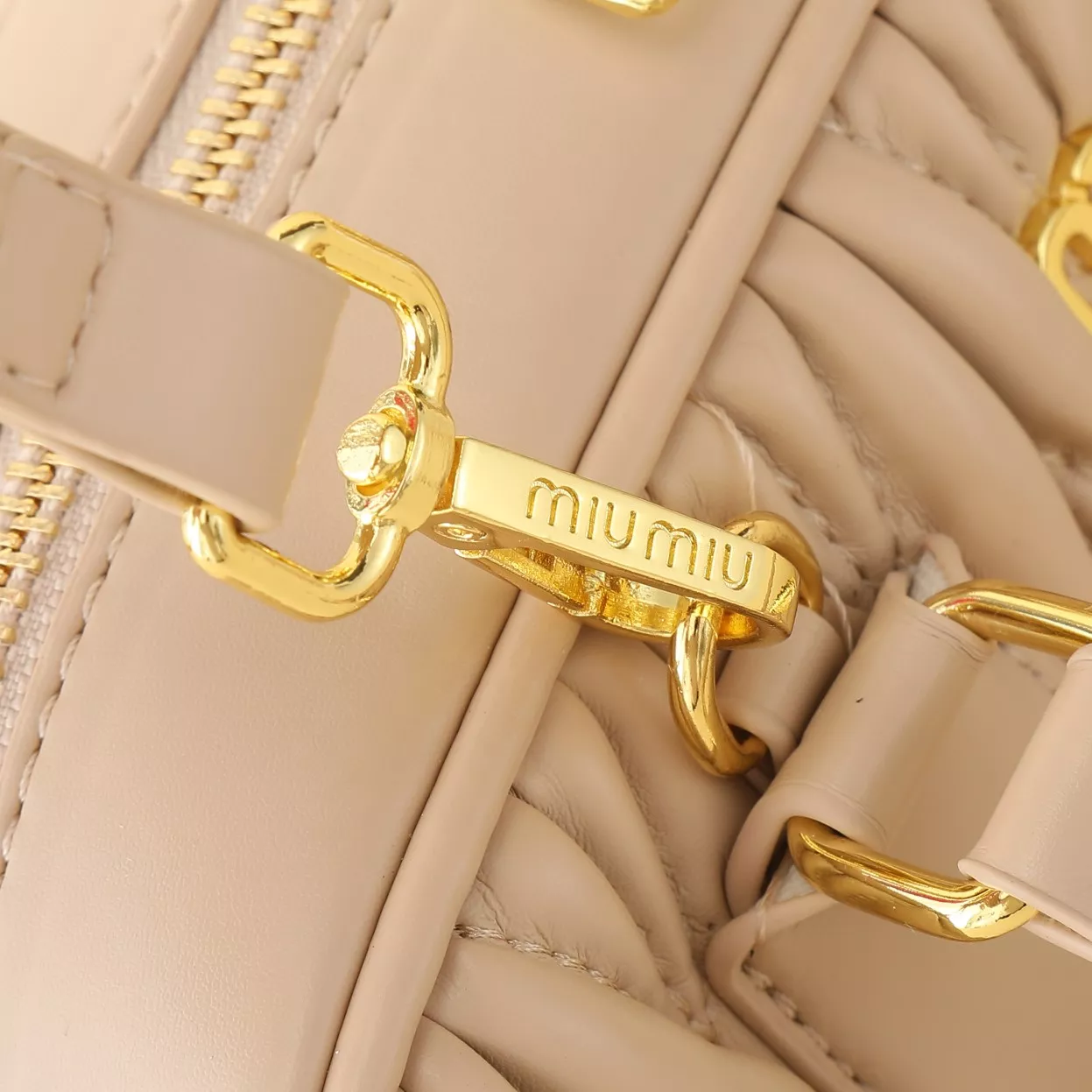 MIU MIU AAA Quality Handbags For Women TopPick 3600