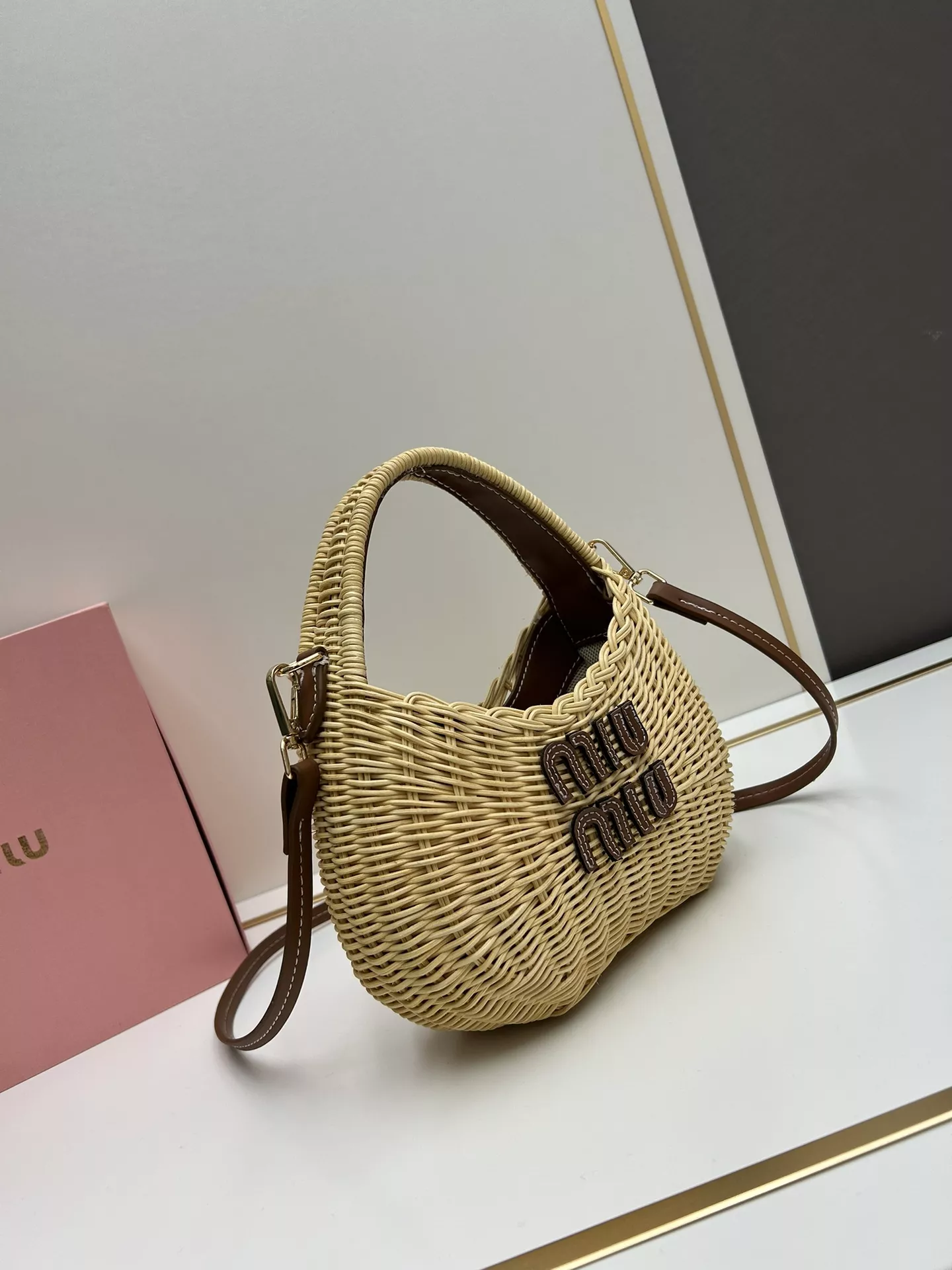 MIU MIU AAA Quality Handbags For Women Unique 482