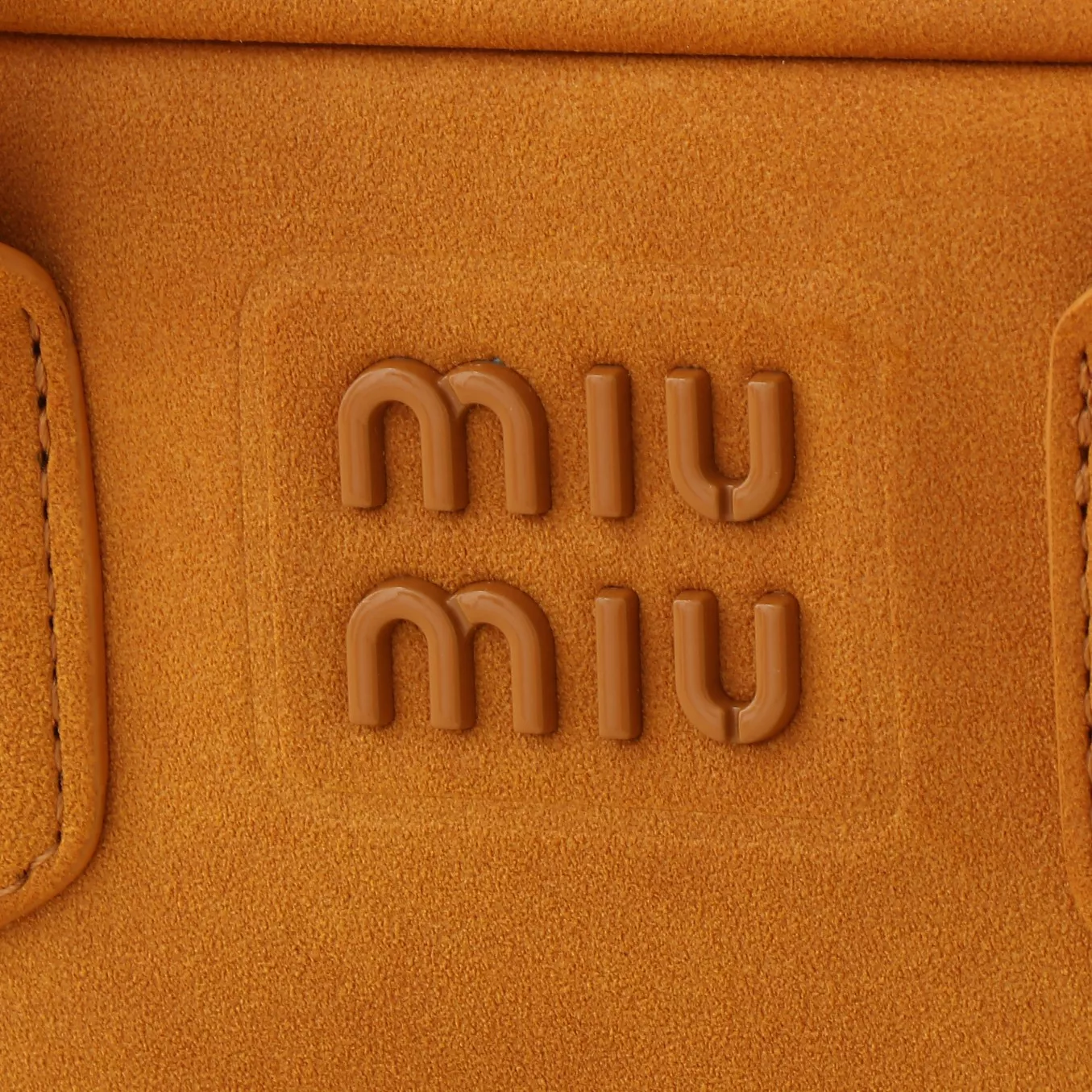 MIU MIU AAA Quality Handbags For Women Unique 549