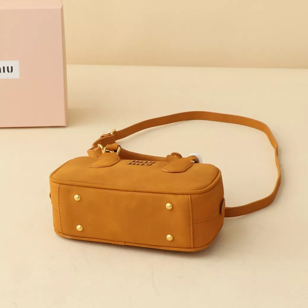 MIU MIU AAA Quality Handbags For Women Unique 549