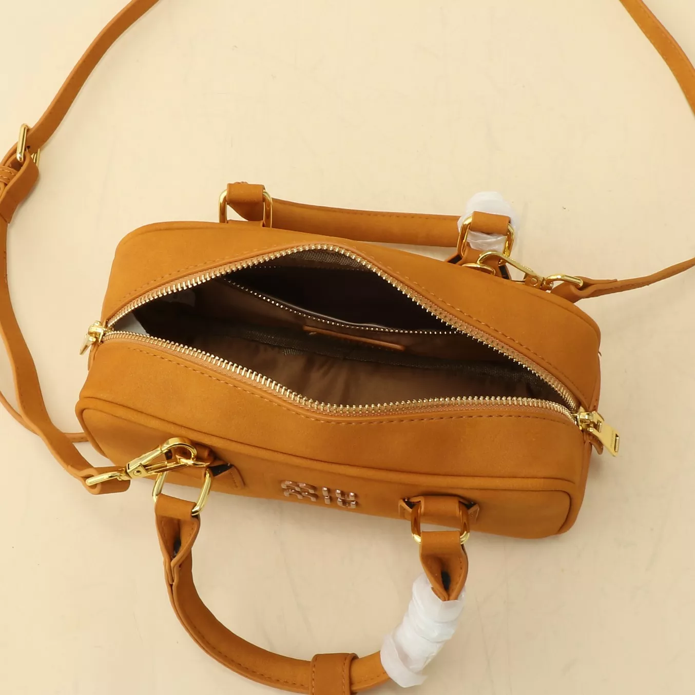 MIU MIU AAA Quality Handbags For Women Unique 549