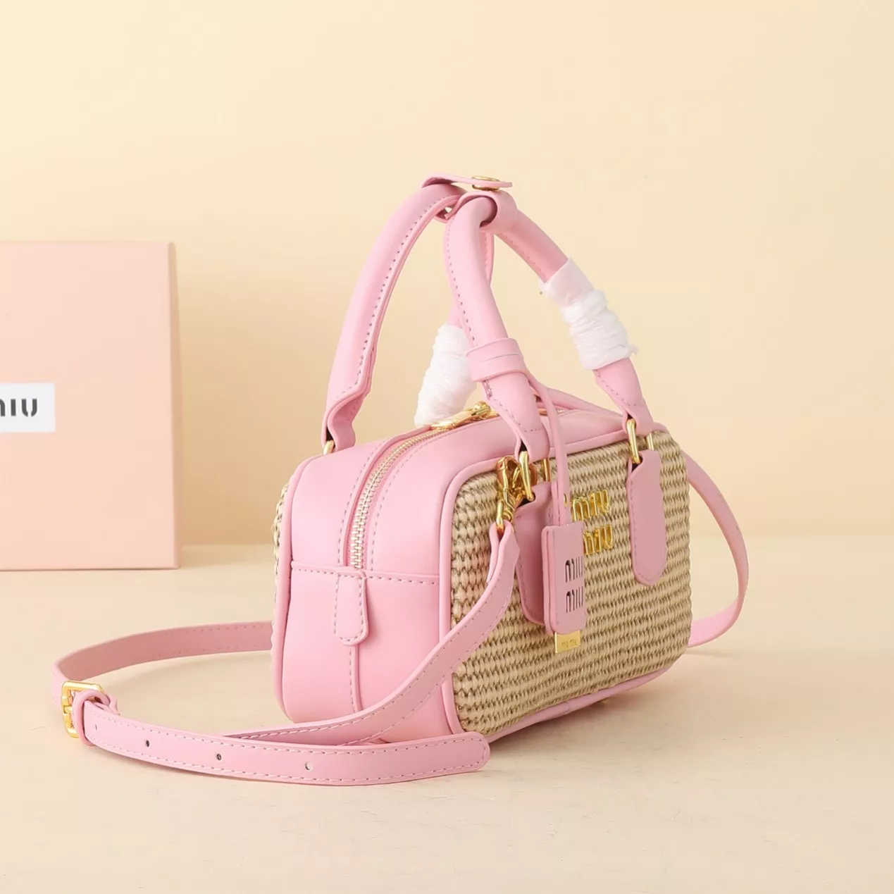 MIU MIU AAA Quality Handbags For Women Vibrant 683