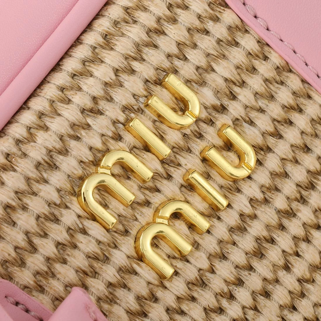 MIU MIU AAA Quality Handbags For Women Vibrant 683