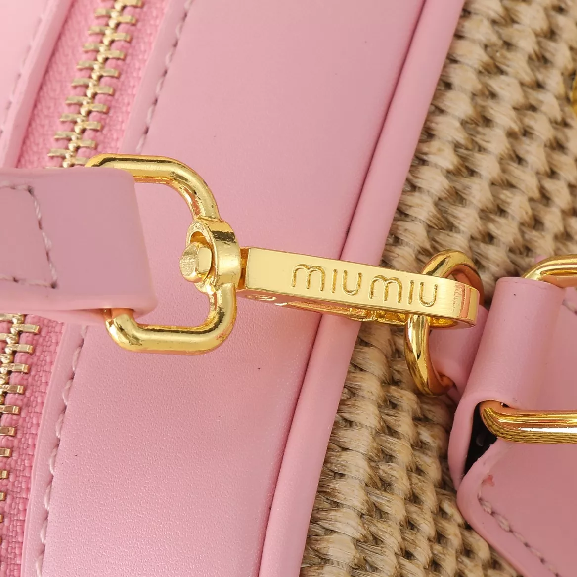 MIU MIU AAA Quality Handbags For Women Vibrant 683