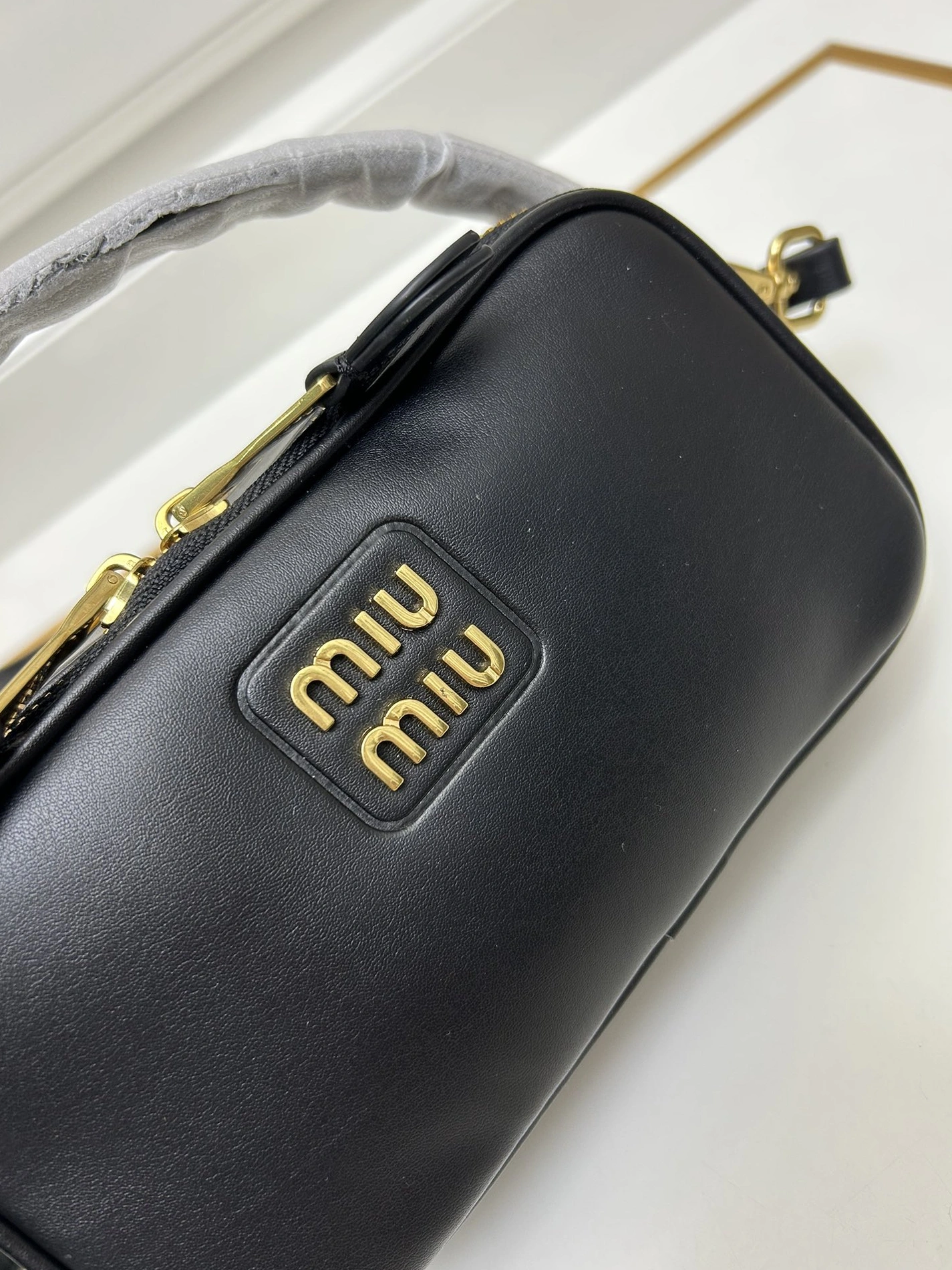 MIU MIU AAA Quality Messenger Bags For Women Bold 4538