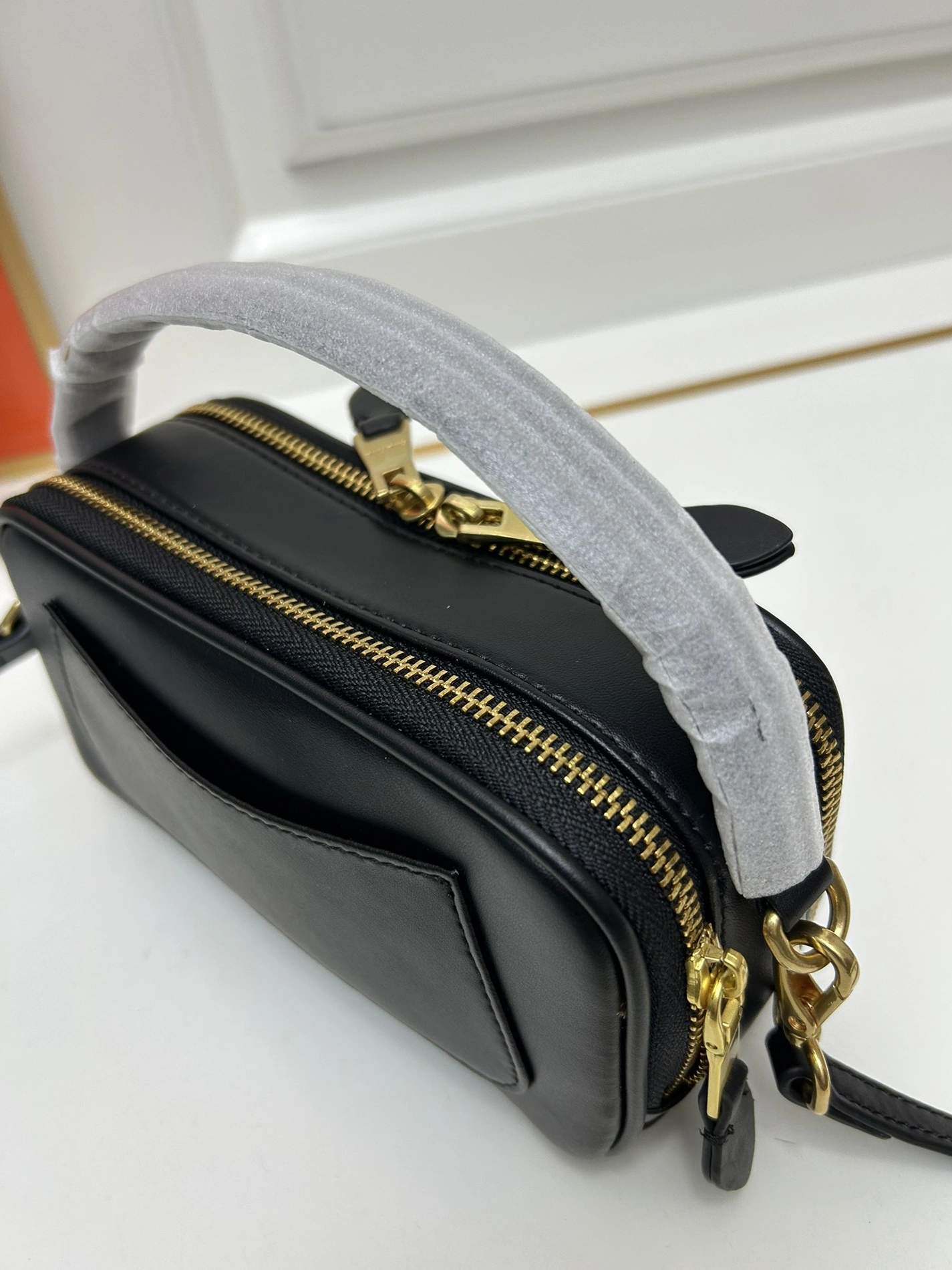 MIU MIU AAA Quality Messenger Bags For Women Bold 4538