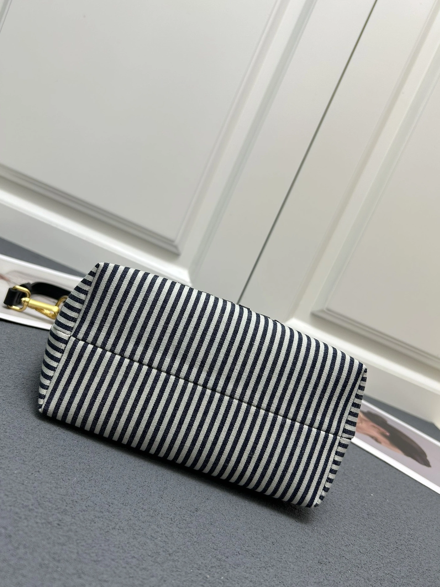 MIU MIU AAA Quality Messenger Bags For Women Bold 6721