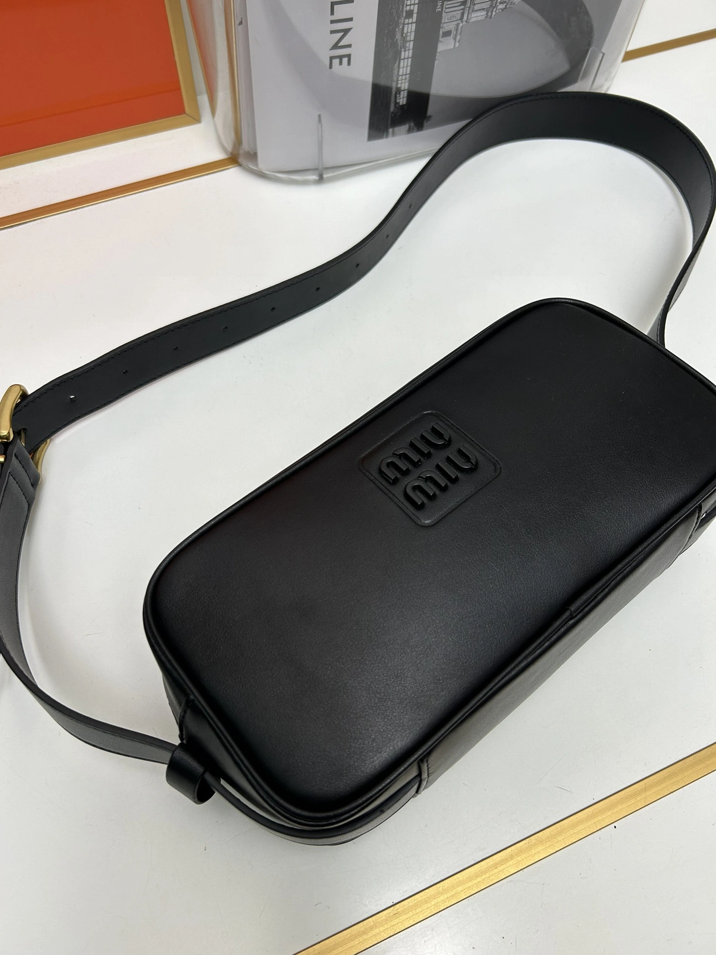 MIU MIU AAA Quality Messenger Bags For Women Classic 3255