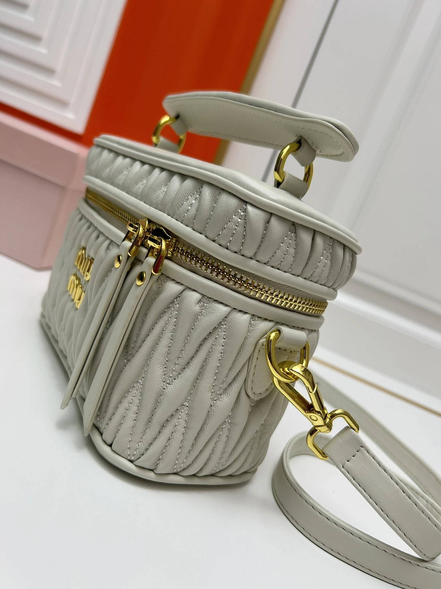 MIU MIU AAA Quality Messenger Bags For Women Comfortable 3499