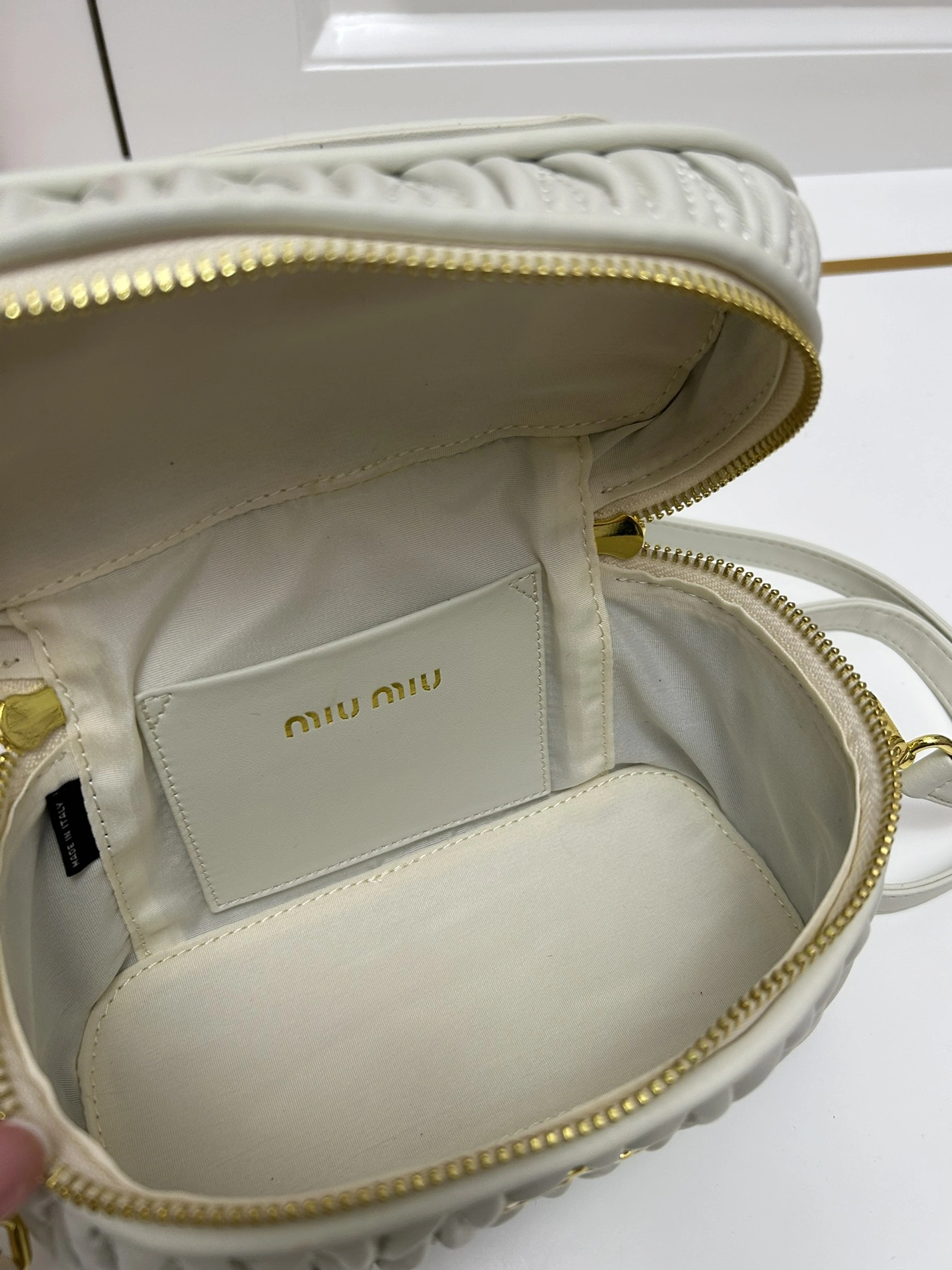MIU MIU AAA Quality Messenger Bags For Women Comfortable 3499