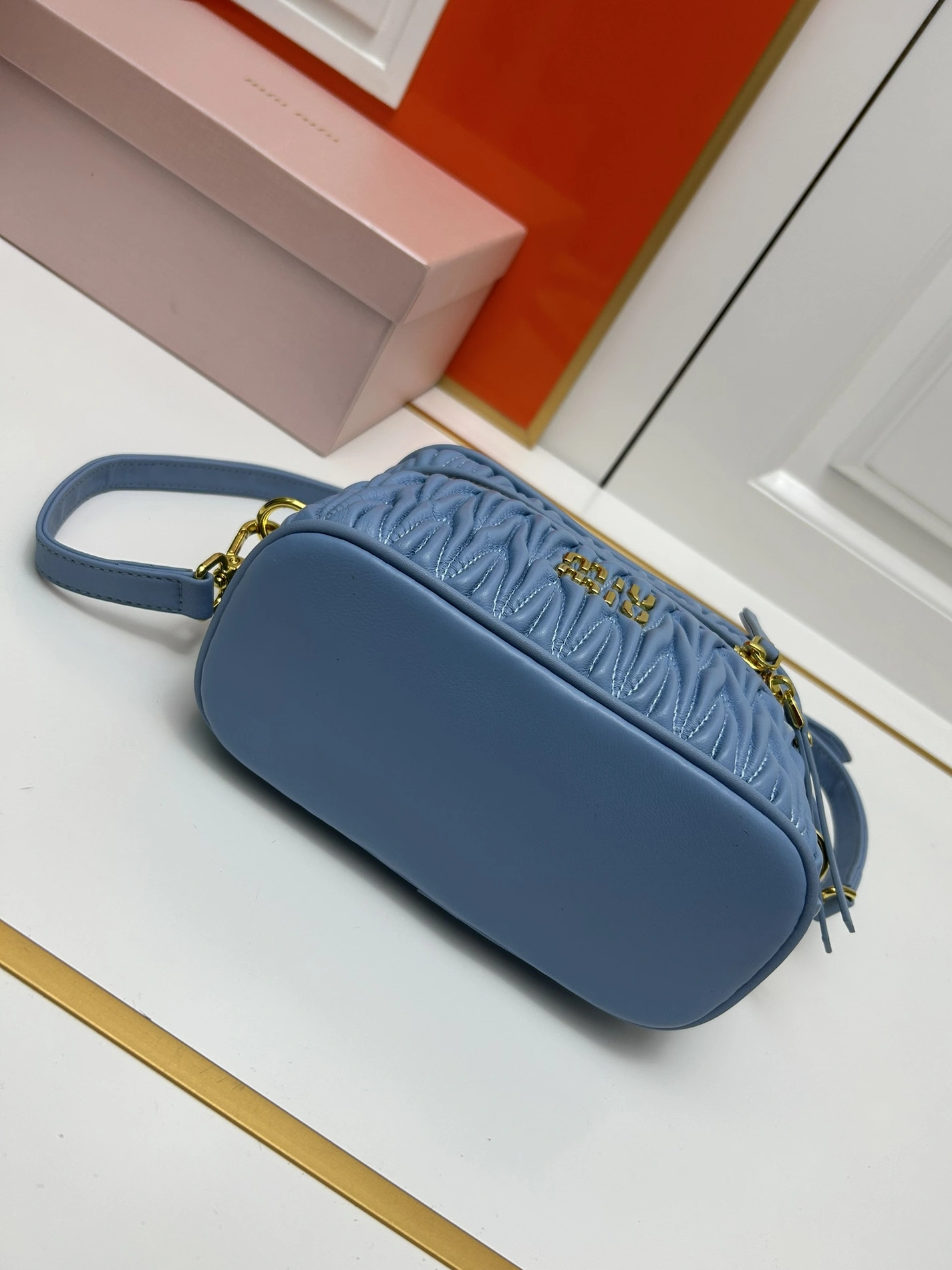MIU MIU AAA Quality Messenger Bags For Women Durable 1424