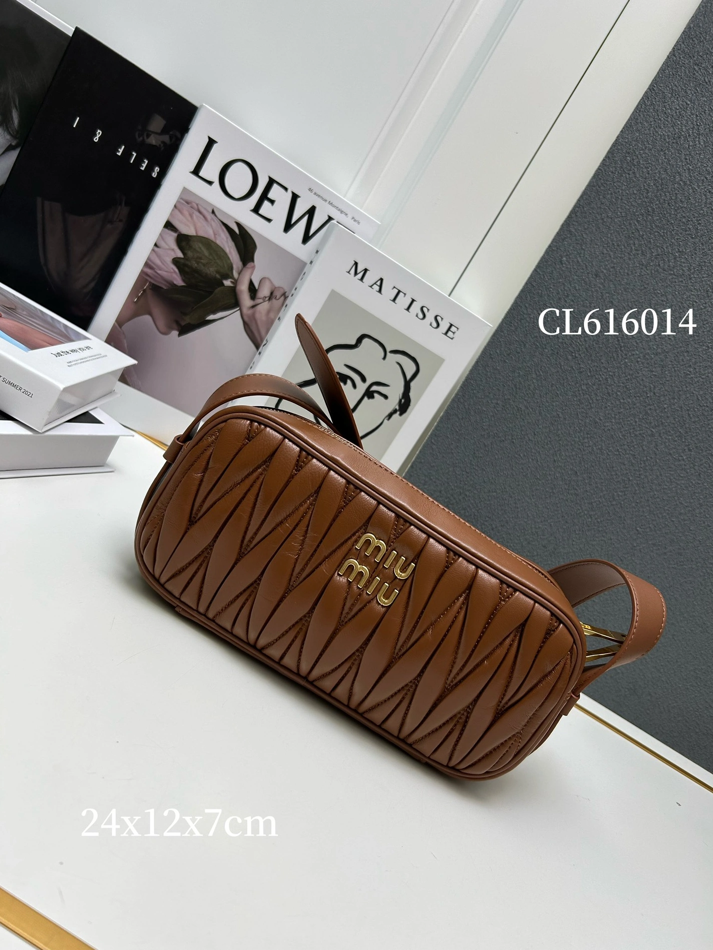 MIU MIU AAA Quality Messenger Bags For Women EyeCatching 6811