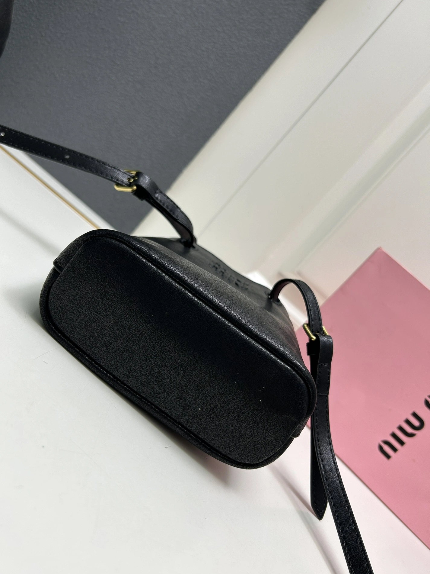 MIU MIU AAA Quality Messenger Bags For Women EyeCatching 717